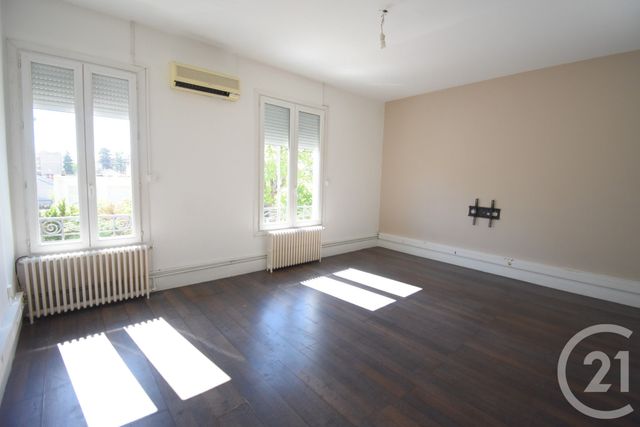 Appartement F5 &agrave; louer - 5 pi&egrave;ces - 109,34 m2 - Vichy - 03 - AUVERGNE