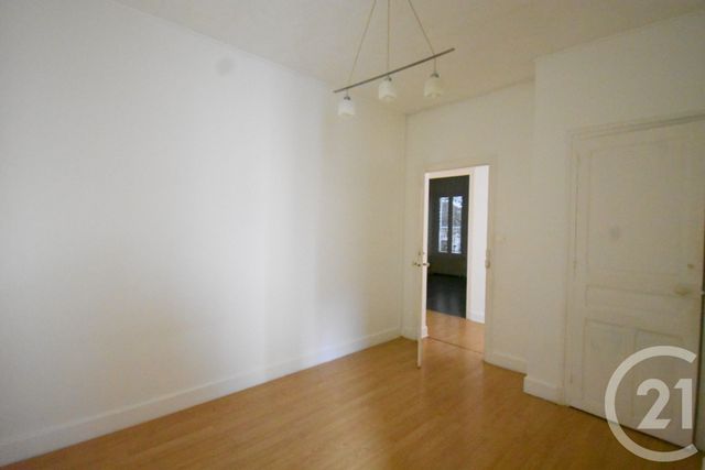 Appartement F5 &agrave; louer - 5 pi&egrave;ces - 109,34 m2 - Vichy - 03 - AUVERGNE