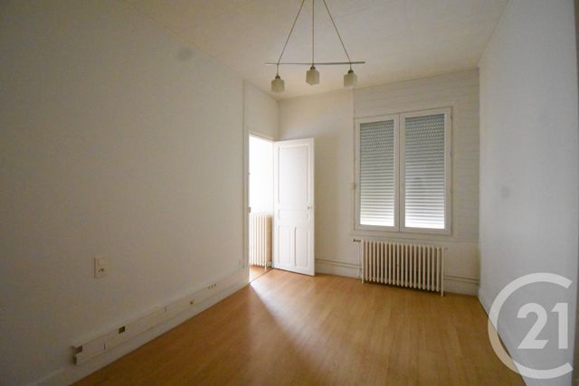 Appartement F5 &agrave; louer - 5 pi&egrave;ces - 109,34 m2 - Vichy - 03 - AUVERGNE