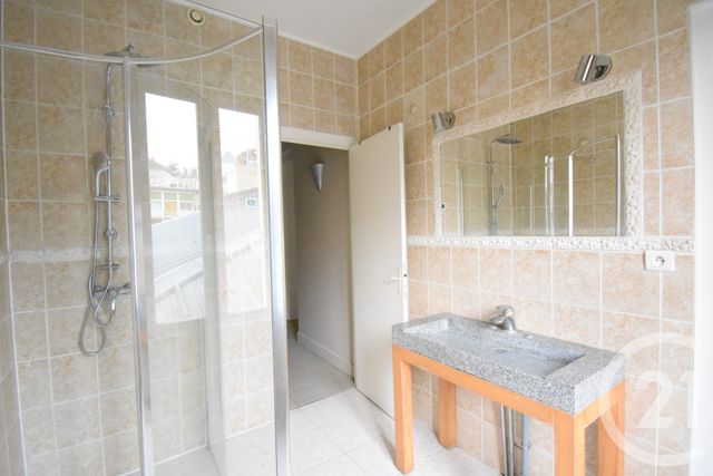 Appartement F5 &agrave; louer - 5 pi&egrave;ces - 109,34 m2 - Vichy - 03 - AUVERGNE