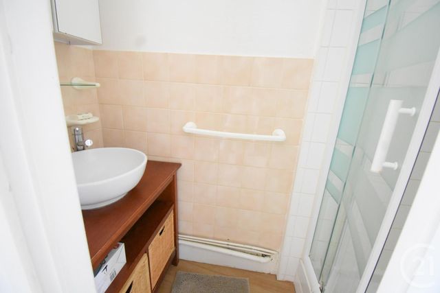 Appartement F2 &agrave; louer - 2 pi&egrave;ces - 33,20 m2 - Vichy - 03 - AUVERGNE