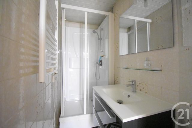 Appartement F2 &agrave; louer - 2 pi&egrave;ces - 41,63 m2 - Vichy - 03 - AUVERGNE