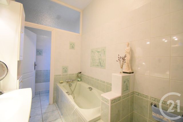 Appartement F4 &agrave; vendre - 4 pi&egrave;ces - 147,29 m2 - Vichy - 03 - AUVERGNE