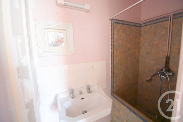 Appartement F3 &agrave; louer - 3 pi&egrave;ces - 103,94 m2 - Vichy - 03 - AUVERGNE