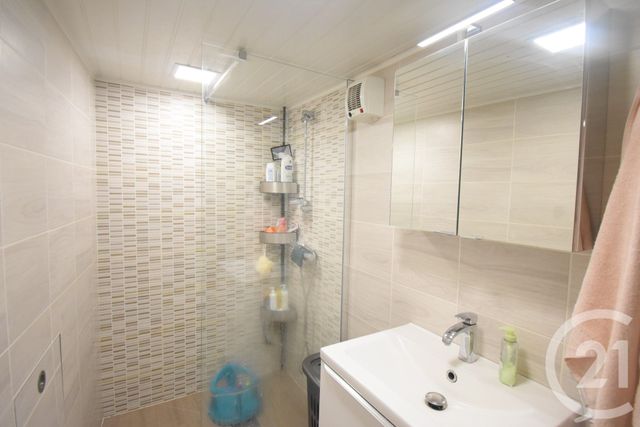 Maison &agrave; louer - 3 pi&egrave;ces - 84,57 m2 - Cusset - 03 - AUVERGNE