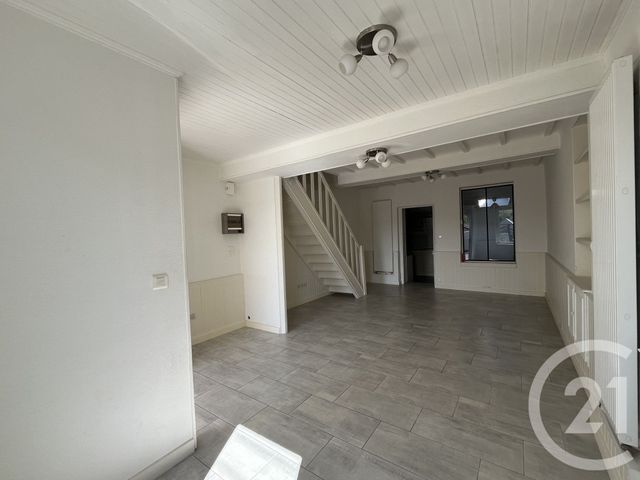 Maison &agrave; louer - 3 pi&egrave;ces - 84,57 m2 - Cusset - 03 - AUVERGNE