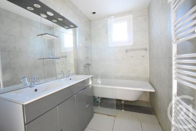 Maison &agrave; vendre - 5 pi&egrave;ces - 117,58 m2 - St Sylvestre Pragoulin - 63 - AUVERGNE