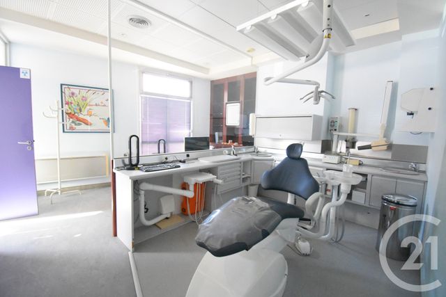 Appartement Local &agrave; vendre - 3 pi&egrave;ces - 76 m2 - Vichy - 03 - AUVERGNE