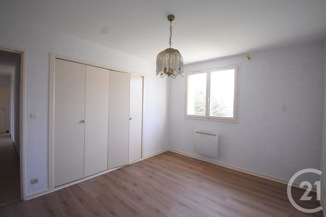 Maison &agrave; louer - 3 pi&egrave;ces - 80,23 m2 - Bellerive Sur Allier - 03 - AUVERGNE