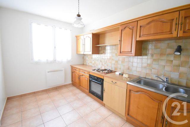 Maison &agrave; louer - 3 pi&egrave;ces - 80,23 m2 - Bellerive Sur Allier - 03 - AUVERGNE