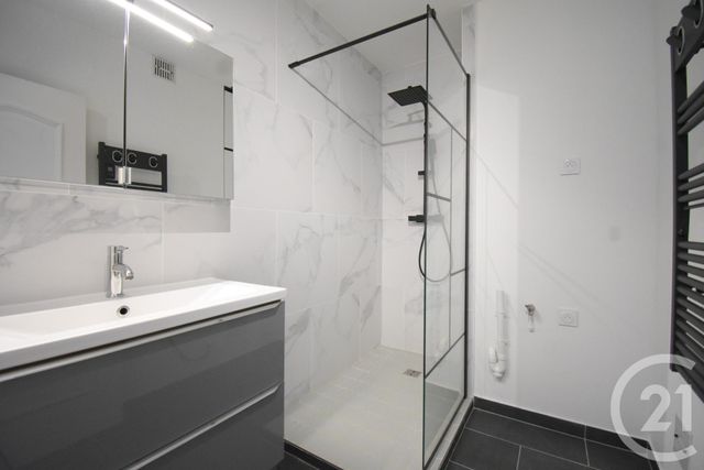 Appartement F3 &agrave; louer - 3 pi&egrave;ces - 68,54 m2 - Vichy - 03 - AUVERGNE