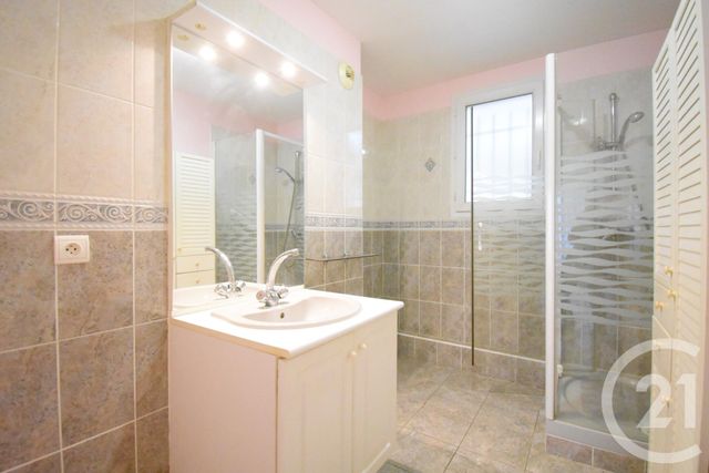 Appartement F3 &agrave; vendre - 3 pi&egrave;ces - 78,17 m2 - Vichy - 03 - AUVERGNE