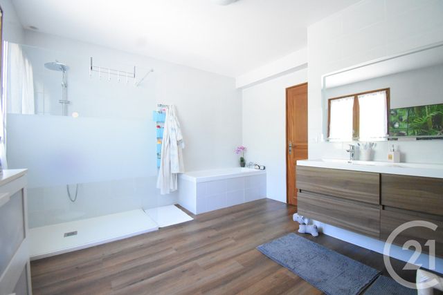 Maison &agrave; vendre - 5 pi&egrave;ces - 206,15 m2 - Creuzier Le Vieux - 03 - AUVERGNE