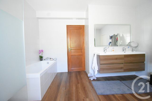 Maison &agrave; vendre - 5 pi&egrave;ces - 206,15 m2 - Creuzier Le Vieux - 03 - AUVERGNE