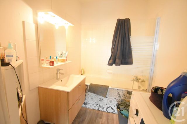 Appartement F3 &agrave; louer - 3 pi&egrave;ces - 69,30 m2 - Vichy - 03 - AUVERGNE