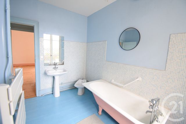 Appartement T3 &agrave; vendre - 3 pi&egrave;ces - 113,11 m2 - Vichy - 03 - AUVERGNE