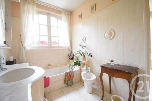 Maison &agrave; vendre - 6 pi&egrave;ces - 217,22 m2 - Bellerive Sur Allier - 03 - AUVERGNE