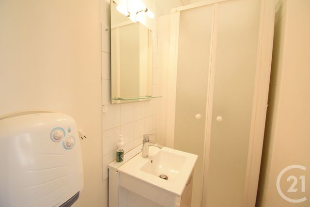 Appartement F2 &agrave; louer - 2 pi&egrave;ces - 27,74 m2 - Vichy - 03 - AUVERGNE