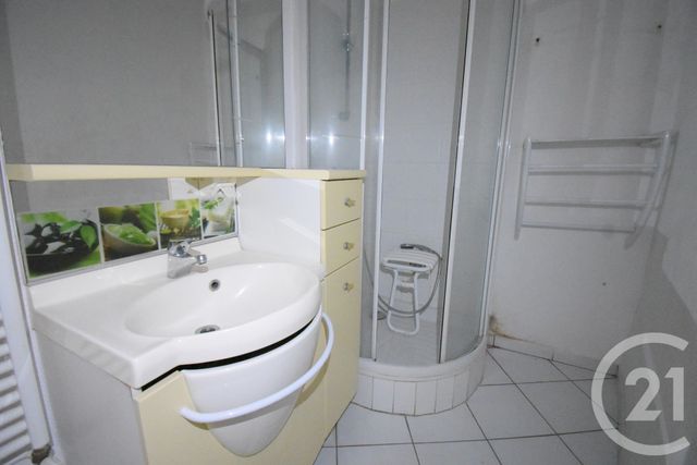 Appartement F3 &agrave; vendre - 3 pi&egrave;ces - 104,36 m2 - Vichy - 03 - AUVERGNE