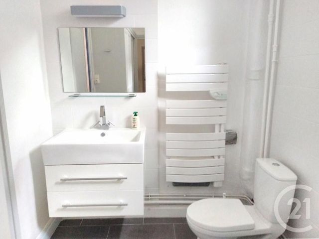 Appartement F2 &agrave; louer - 2 pi&egrave;ces - 52,90 m2 - Vichy - 03 - AUVERGNE