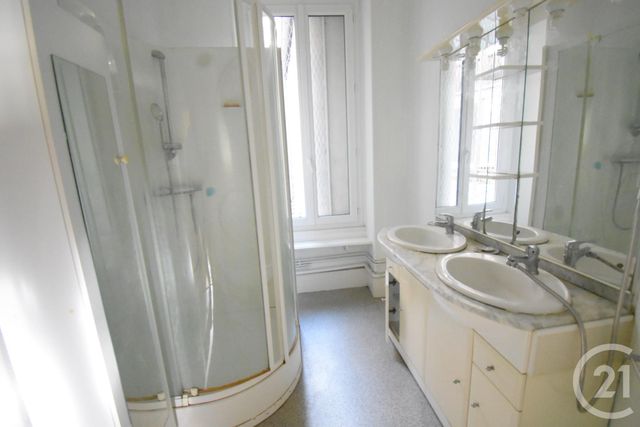Appartement T5 &agrave; vendre - 5 pi&egrave;ces - 102,41 m2 - Vichy - 03 - AUVERGNE