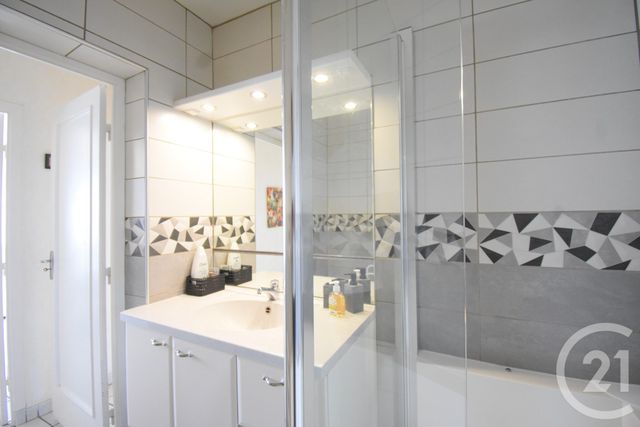 Appartement F3 &agrave; vendre - 3 pi&egrave;ces - 68,03 m2 - Vichy - 03 - AUVERGNE