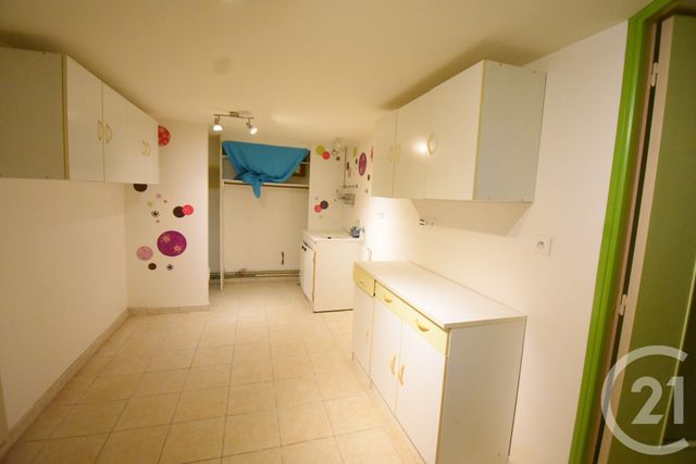 Maison &agrave; louer - 3 pi&egrave;ces - 120,68 m2 - Vichy - 03 - AUVERGNE