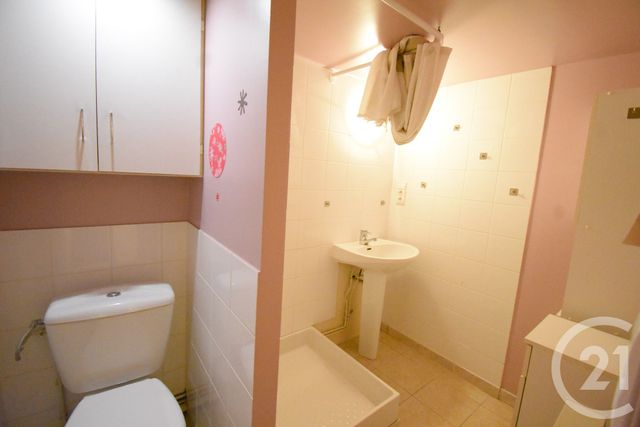 Maison &agrave; louer - 3 pi&egrave;ces - 120,68 m2 - Vichy - 03 - AUVERGNE