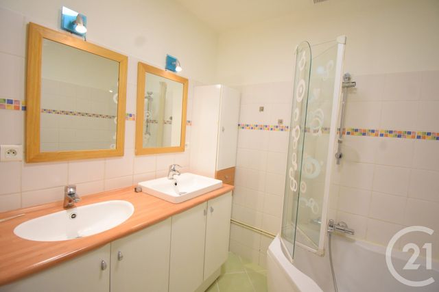 Maison &agrave; louer - 3 pi&egrave;ces - 120,68 m2 - Vichy - 03 - AUVERGNE