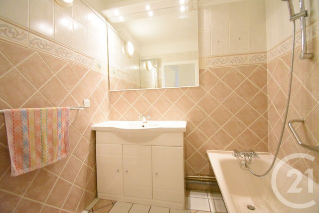 Appartement T3 &agrave; vendre - 3 pi&egrave;ces - 68,85 m2 - Vichy - 03 - AUVERGNE