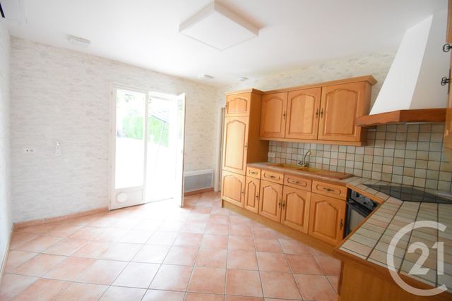 Maison &agrave; louer - 4 pi&egrave;ces - 122,20 m2 - Bellerive Sur Allier - 03 - AUVERGNE