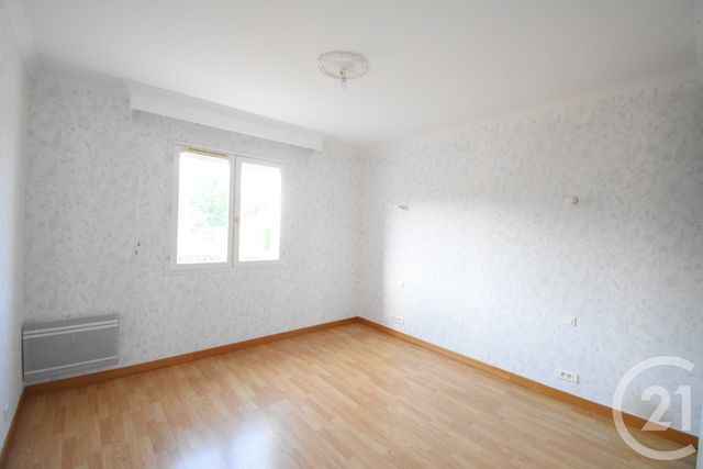 Maison &agrave; louer - 4 pi&egrave;ces - 122,20 m2 - Bellerive Sur Allier - 03 - AUVERGNE