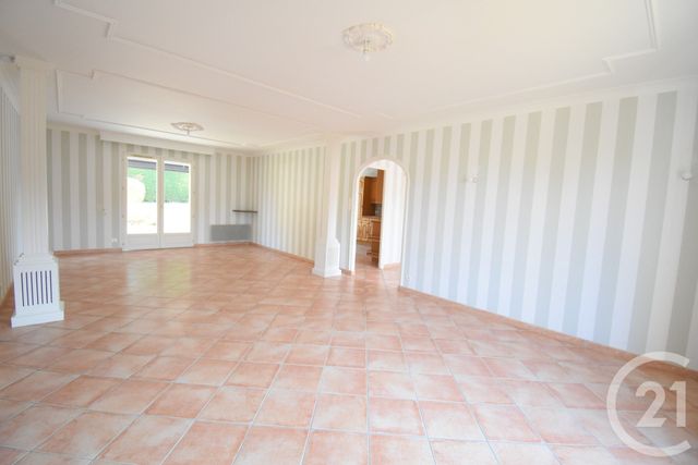 Maison &agrave; louer - 4 pi&egrave;ces - 122,20 m2 - Bellerive Sur Allier - 03 - AUVERGNE