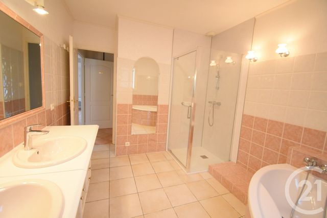 Maison &agrave; louer - 4 pi&egrave;ces - 122,20 m2 - Bellerive Sur Allier - 03 - AUVERGNE