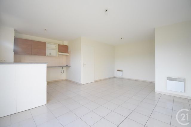 Appartement T3 &agrave; louer - 3 pi&egrave;ces - 61,63 m2 - Hauterive - 03 - AUVERGNE