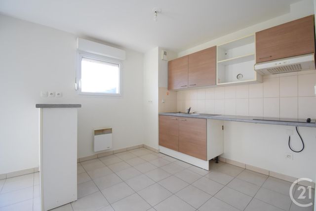 Appartement T3 &agrave; louer - 3 pi&egrave;ces - 61,63 m2 - Hauterive - 03 - AUVERGNE