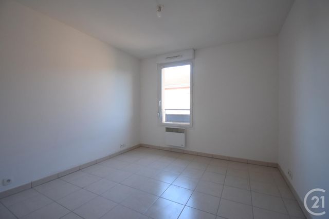 Appartement T3 &agrave; louer - 3 pi&egrave;ces - 61,63 m2 - Hauterive - 03 - AUVERGNE