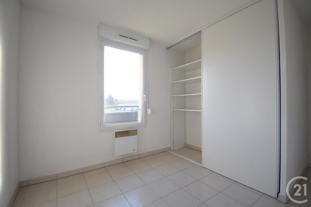 Appartement T3 &agrave; louer - 3 pi&egrave;ces - 61,63 m2 - Hauterive - 03 - AUVERGNE