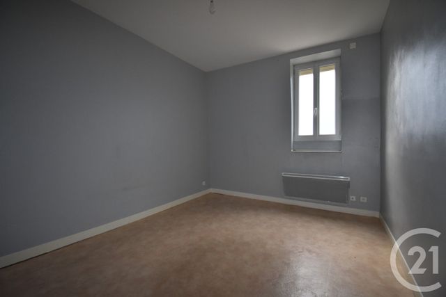 Appartement F3 &agrave; louer - 3 pi&egrave;ces - 65,25 m2 - St Yorre - 03 - AUVERGNE