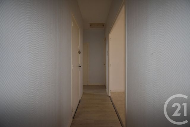 Appartement F3 &agrave; louer - 3 pi&egrave;ces - 65,25 m2 - St Yorre - 03 - AUVERGNE