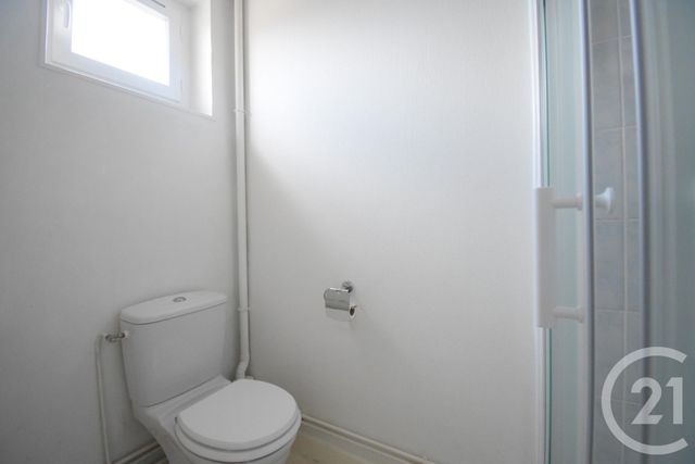 Appartement F3 &agrave; louer - 3 pi&egrave;ces - 65,25 m2 - St Yorre - 03 - AUVERGNE