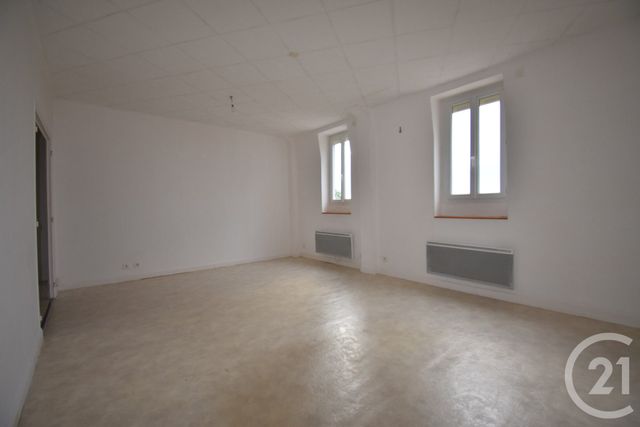 Appartement F3 &agrave; louer - 3 pi&egrave;ces - 65,25 m2 - St Yorre - 03 - AUVERGNE