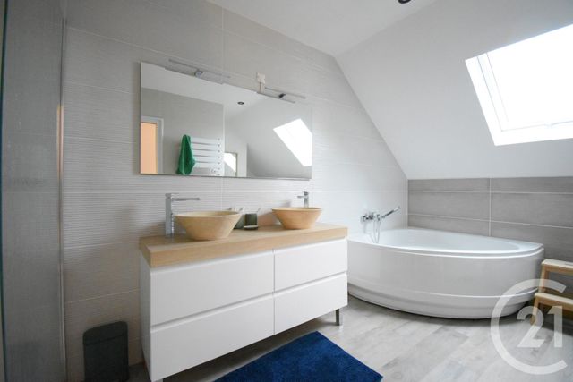 Maison &agrave; louer - 5 pi&egrave;ces - 135,58 m2 - Cusset - 03 - AUVERGNE