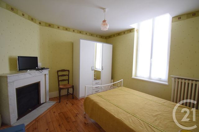 Appartement F3 &agrave; louer - 3 pi&egrave;ces - 57,60 m2 - Vichy - 03 - AUVERGNE