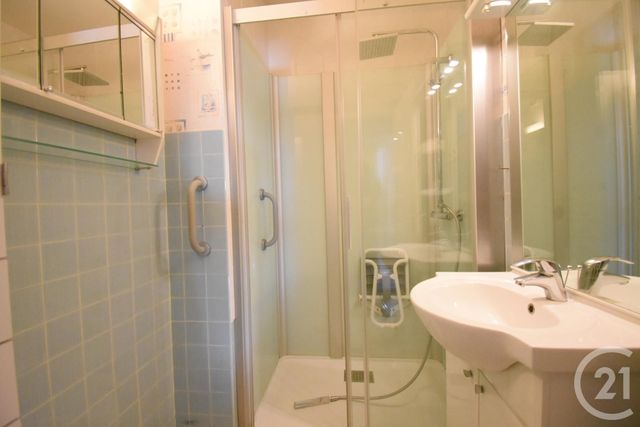 Appartement F3 &agrave; louer - 3 pi&egrave;ces - 77,40 m2 - Vichy - 03 - AUVERGNE