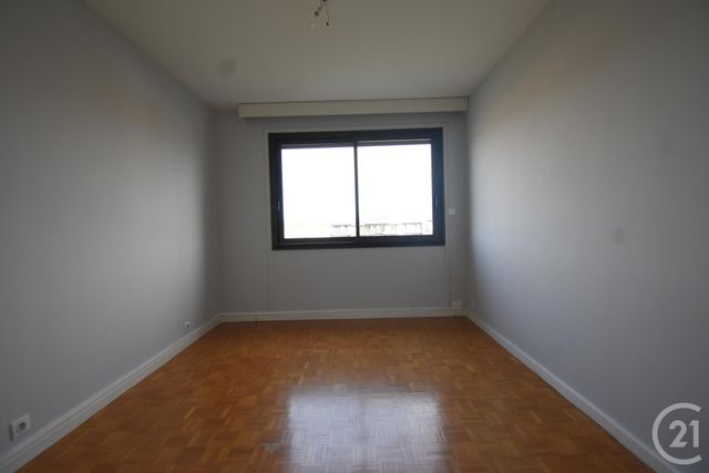 Appartement F3 &agrave; louer - 3 pi&egrave;ces - 77,40 m2 - Vichy - 03 - AUVERGNE