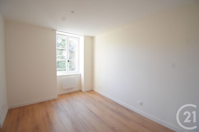 Appartement F4 &agrave; louer - 4 pi&egrave;ces - 89,30 m2 - Vichy - 03 - AUVERGNE