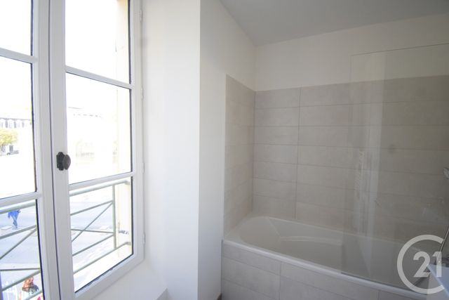 Appartement F4 &agrave; louer - 4 pi&egrave;ces - 89,30 m2 - Vichy - 03 - AUVERGNE