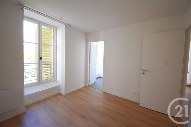 Appartement F4 &agrave; louer - 4 pi&egrave;ces - 89,30 m2 - Vichy - 03 - AUVERGNE