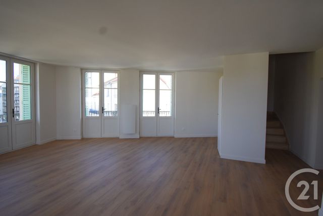 Appartement F3 &agrave; louer - 3 pi&egrave;ces - 90 m2 - Vichy - 03 - AUVERGNE